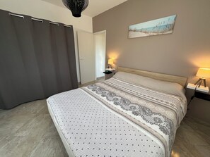 3 bedrooms, iron/ironing board