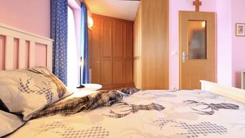 3 chambres, fer et planche Ă repasser, Wi-Fi gratuit, draps fournis