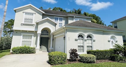 Villa Hideaway with pool and gamesroom