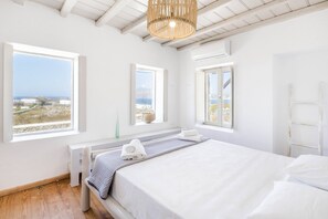 3 bedrooms, in-room safe, iron/ironing board, travel crib