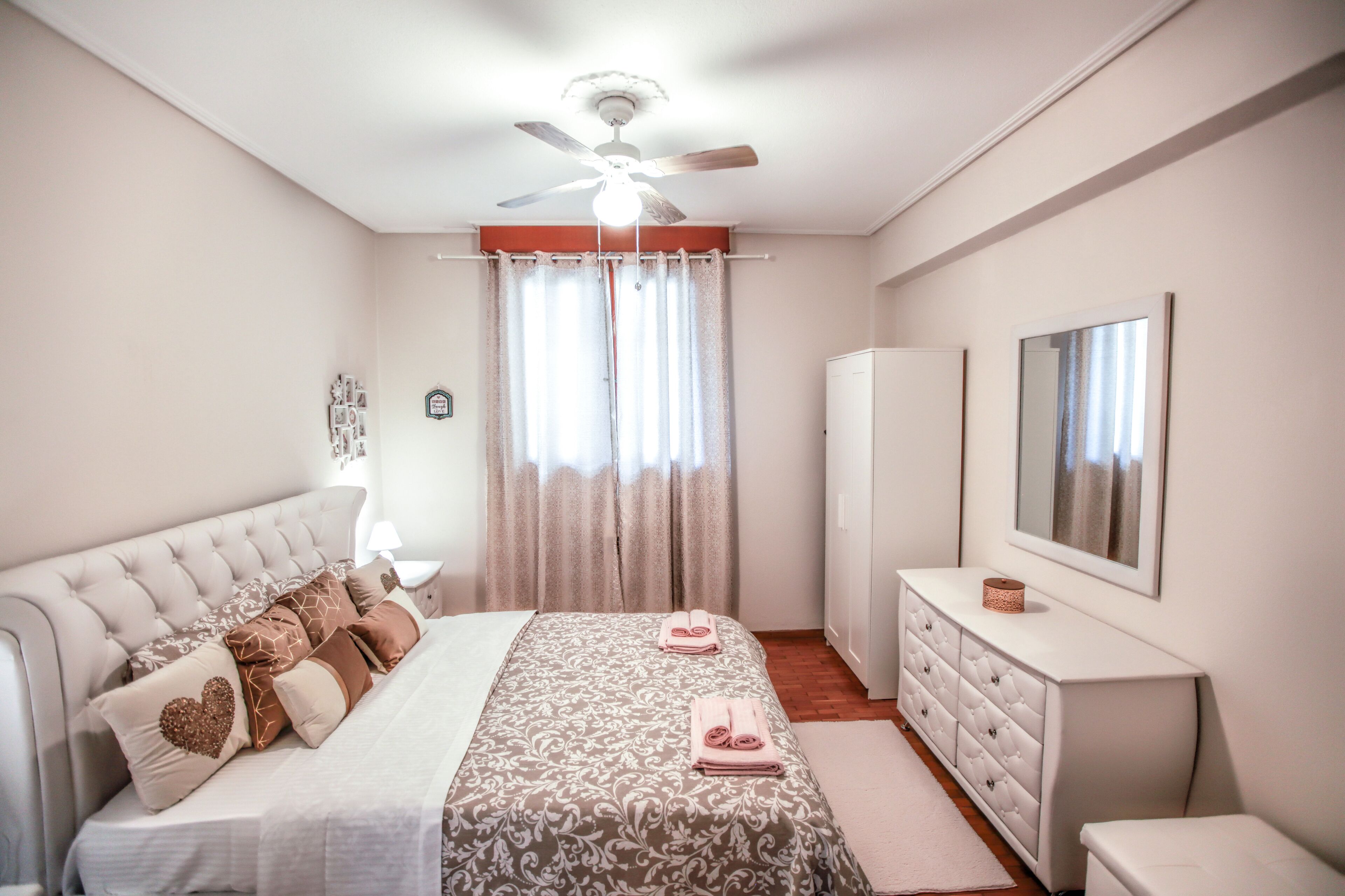 3 bedrooms, individually decorated, individually furnished