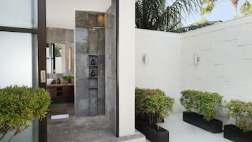 4 Bedroom Pool Villa | Bathroom | Rainfall showerhead, free toiletries, hair dryer, slippers