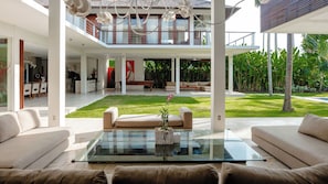 5 bedrooms, in-room safe, individually decorated, individually furnished