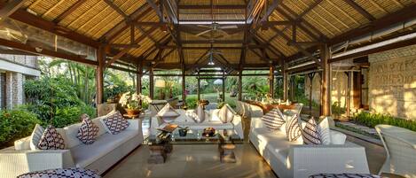 Villa, 6 Bedrooms | Living area | 42-inch flat-screen TV with satellite channels, TV, video-game console