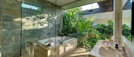 Villa, 4 Bedrooms | 4 bedrooms, individually decorated, individually furnished, desk