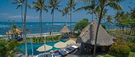 Outdoor pool, pool umbrellas, sun loungers