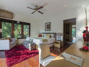 Minibar, in-room safe, individually decorated, individually furnished - Shinta Dewi Ubud Villa by Sanga Sanga Hospitality (Ubud)