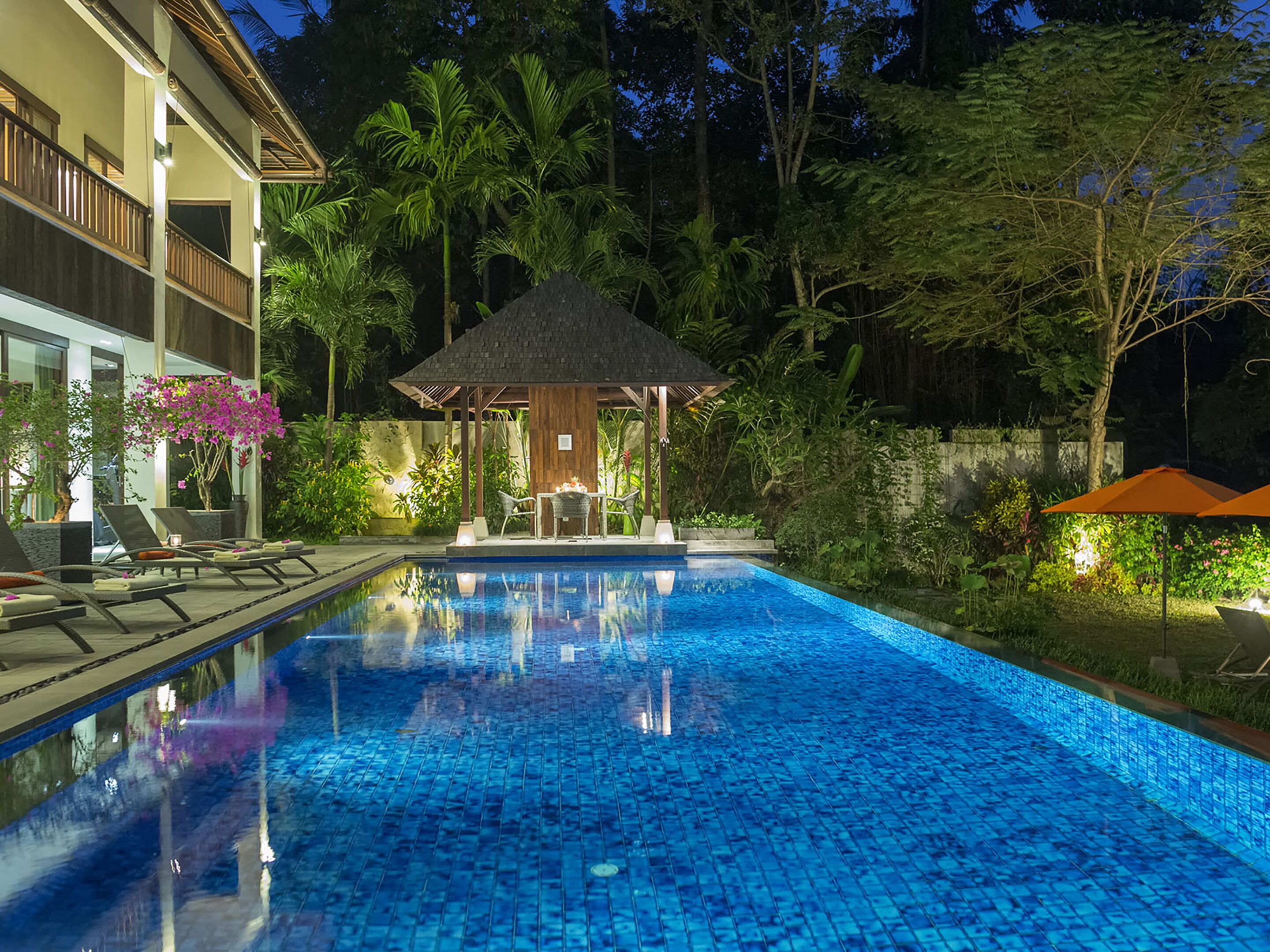 Private pool