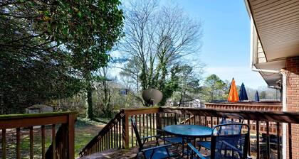 Renovated Townhome Close to Everything - 8 Guests