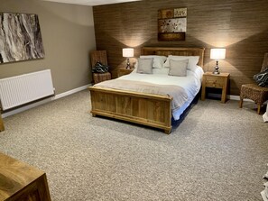 1 bedroom, WiFi - The Stables, Lovely Country Apartment in a Converted Barn (Wells)