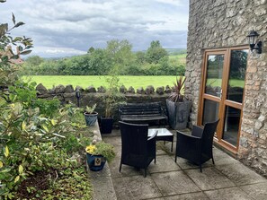 Terrace/patio - The Stables, Lovely Country Apartment in a Converted Barn (Wells)