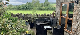 The Stables, Lovely Country Apartment in a Converted Barn