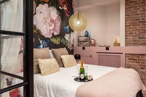 1 bedroom, in-room safe, desk, iron/ironing board