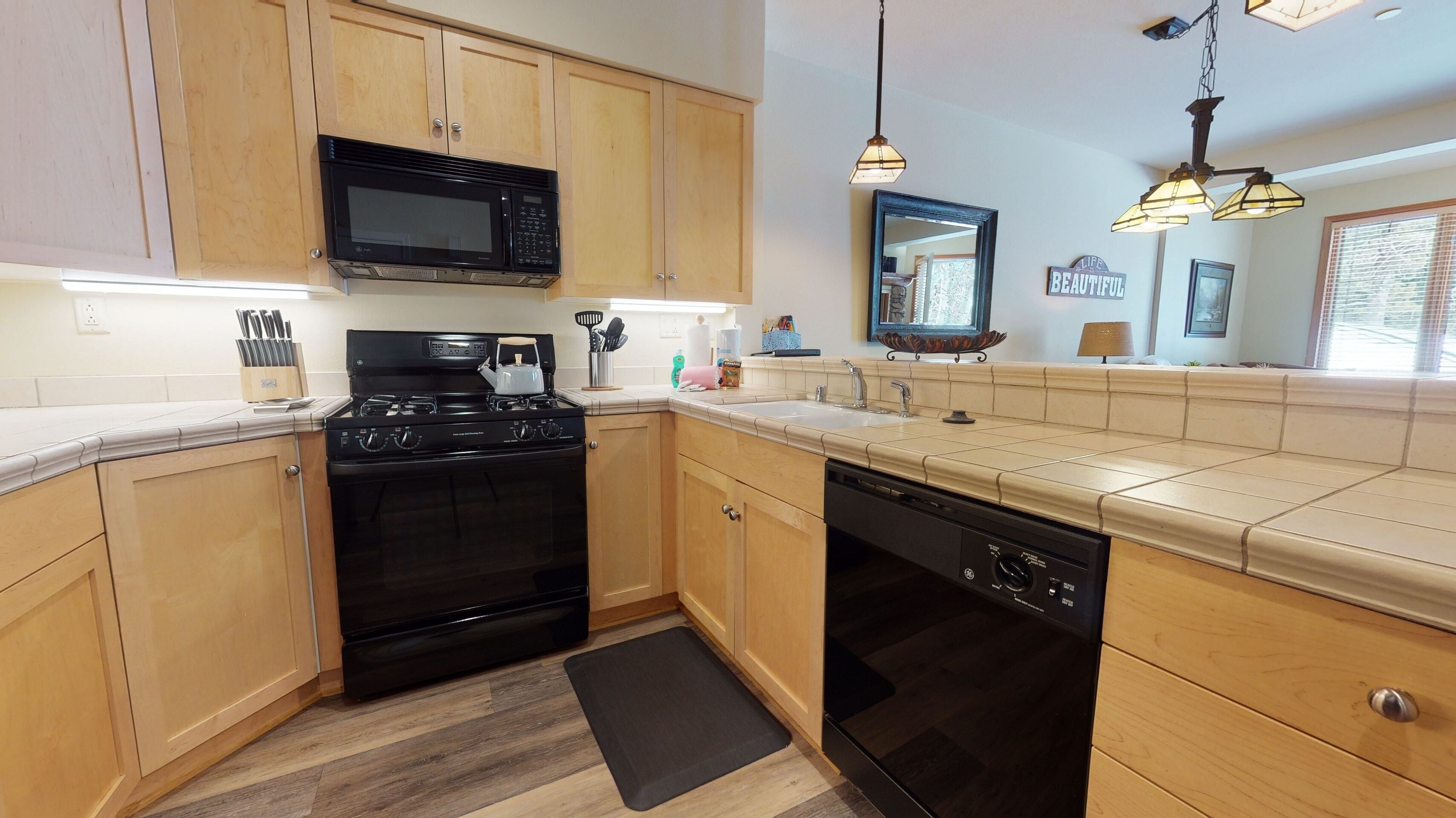 Condo, 2 Bedrooms | Private kitchen | Fridge, microwave, oven, dishwasher