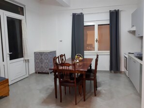 تناول الطعام