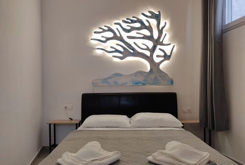 Relaxed spacious apartment with garden view and free WiFi