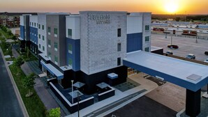 A Fairfield by Marriott hotel with a modern design, including a rooftop patio area. - Fairfield Inn & Suites by Marriott St. Paul Eagan (Eagan)