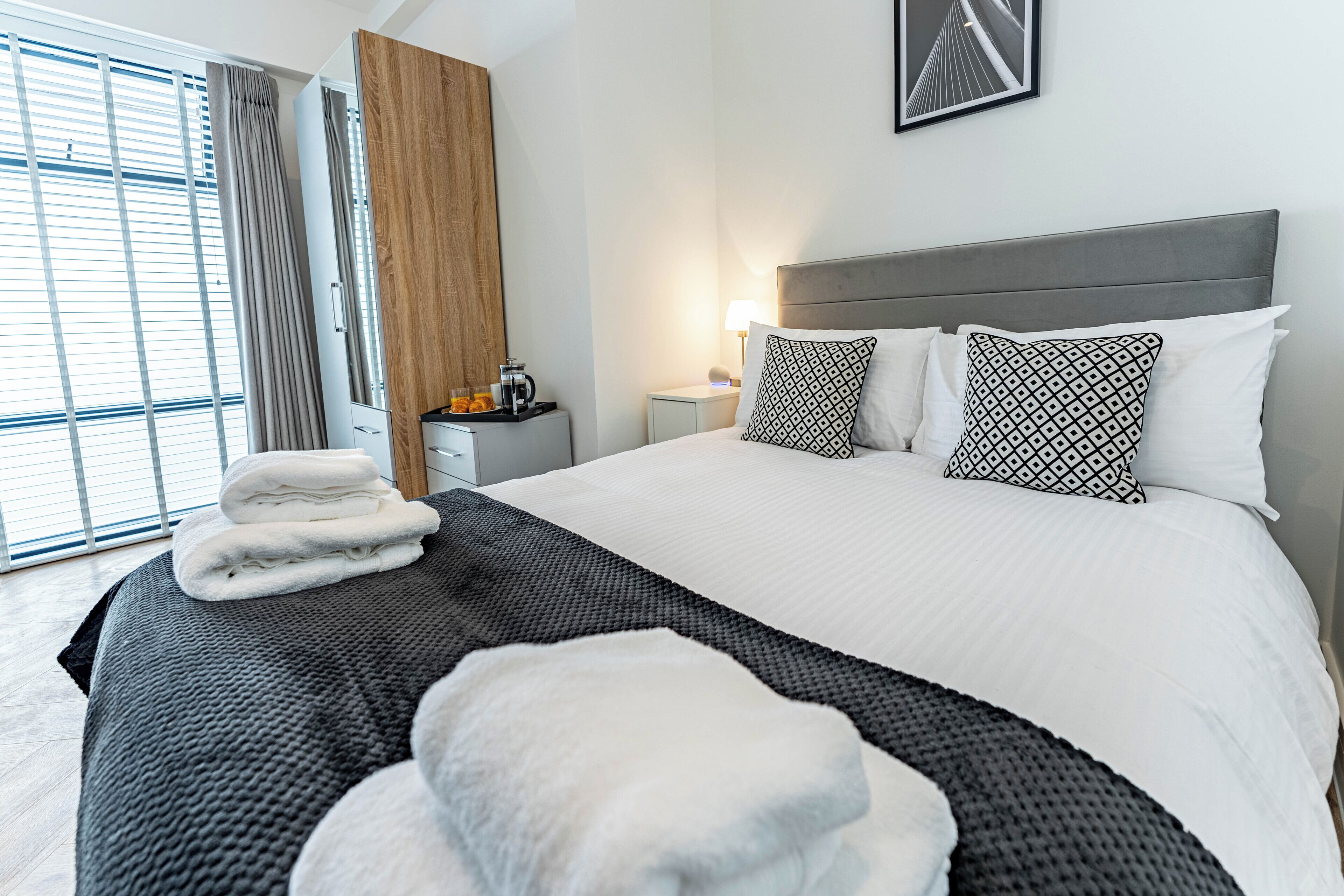 Hypo-allergenic bedding, in-room safe, desk, laptop workspace