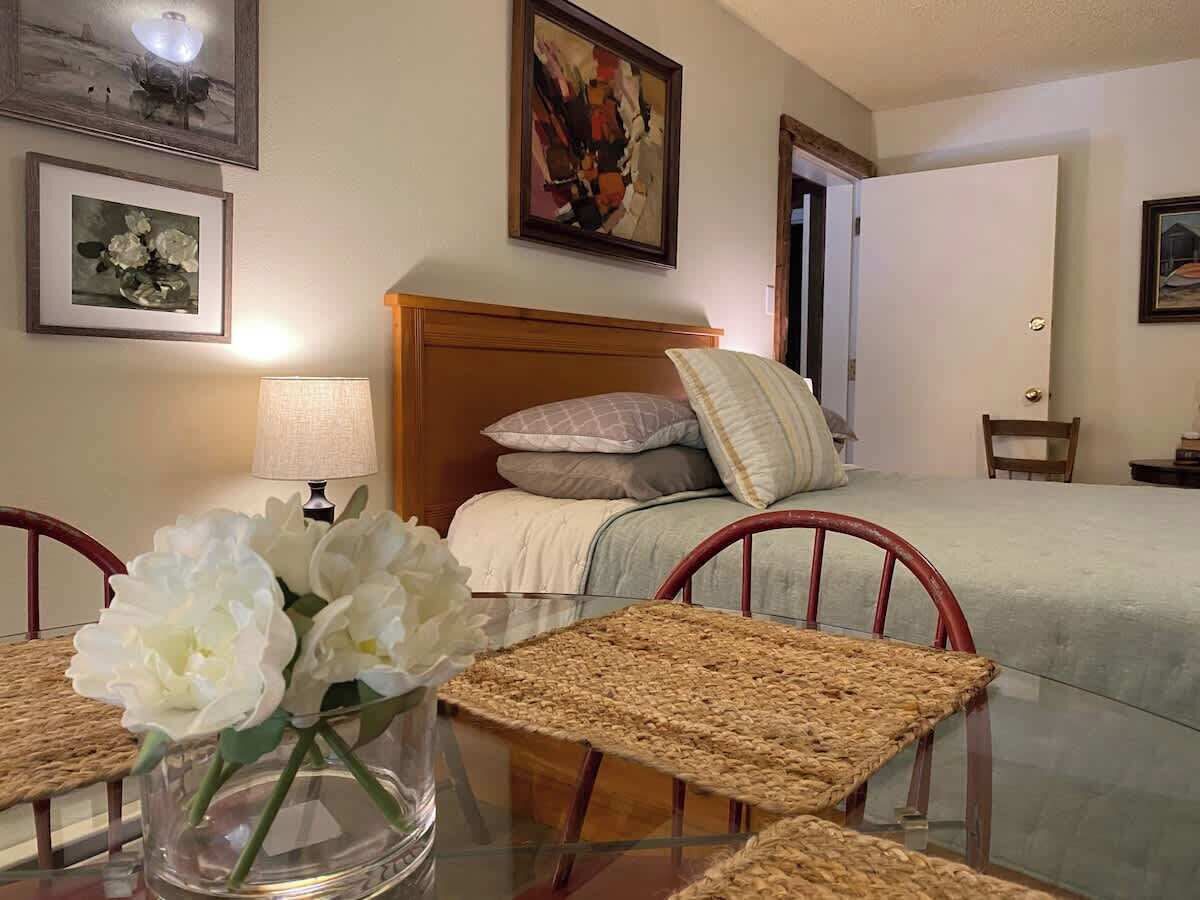 2 bedrooms, WiFi, bed sheets