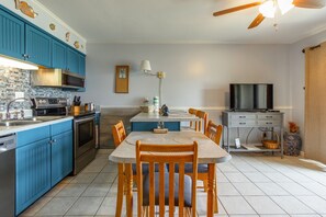 Ice maker - Blue Surf 14A- Steps to the beach (Miramar)
