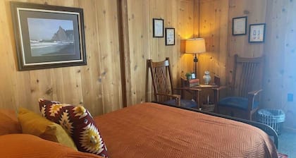 Owl Cottage Suite near Olympic National Park