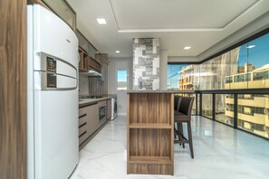 Private kitchen - Apartamento 2 Quartos com Piscina - 715 (Bombinhas)