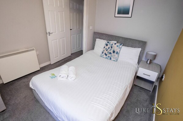 2 bedrooms, iron/ironing board, Internet, bed sheets - 6X MODERN APARTMENTS IN 1 BLOCK JUST OUTSIDE THE CITY ⭐NEXT TO SHOPS ⭐ APT #3 (Newcastle Upon Tyne)