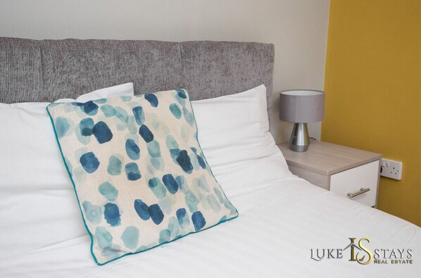 2 bedrooms, iron/ironing board, Internet, bed sheets - 6X MODERN APARTMENTS IN 1 BLOCK JUST OUTSIDE THE CITY ⭐NEXT TO SHOPS ⭐ APT #3 (Newcastle Upon Tyne)