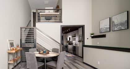 Teddys Townhouse- New Modern Townhome in Belgrade with lots of natural light!