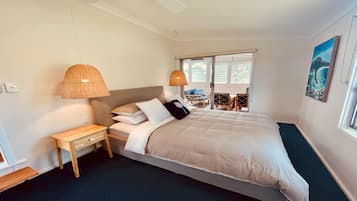 3 bedrooms, travel cot, WiFi, bed sheets