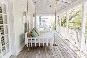 Terrace/patio - Rooftop Deck, Large Porches, Across From Pool In Seaside + 2 Adult Bikes! (Santa Rosa Beach)