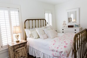 4 chambres, fer et planche à repasser, Wi-Fi gratuit, draps fournis