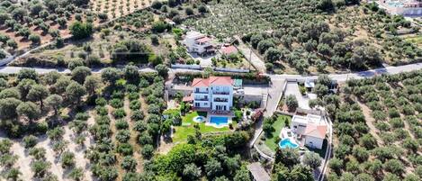 المنشأة من الخارج