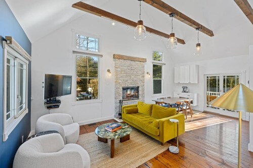 Cute East Hampton Gem