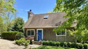 Exterior - Cute East Hampton Gem (East Hampton)