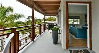 Luxury Cardiff By-the-sea Ocean View Penthouse