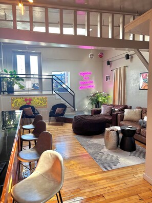 Lobby - Expansive open loft apartment in the middle of downtown. Great for groups. (Saratoga Springs)