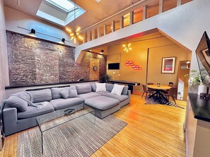 TV connectée, table de tennis de table