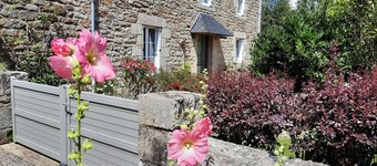 Gite des PROM'NOUS,independent in BRITTANY, enclosed garden, countryside, lake Néal.SPA