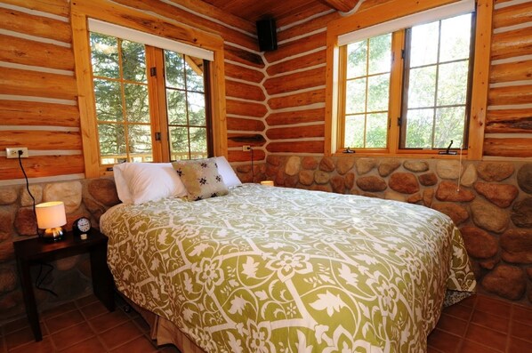 2 chambres, fer et planche à repasser, accès au Wi-Fi (inclus)