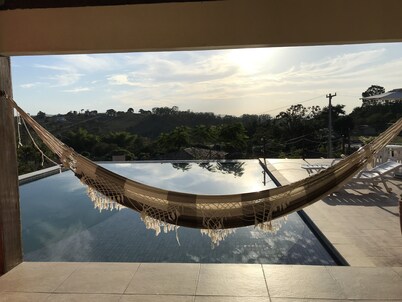 Belíssima Casa em Chã Grande com Piscina em Condomínio Fechado