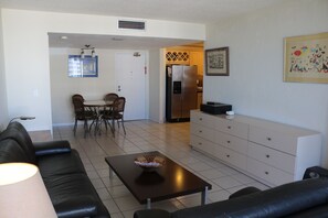 TV, lettore DVD, impianto stereo