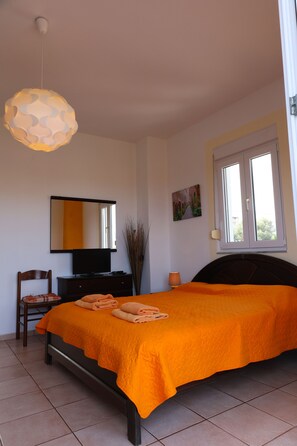 2 Schlafzimmer, Bügeleisen/Bügelbrett, Reisekinderbett, kostenloses WLAN