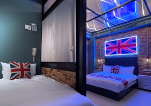 City Double Room | Individually furnished, blackout drapes, free WiFi, bed sheets - Time Light Walk (Hualien City)