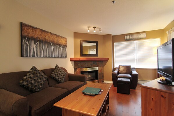 Téléviseur, foyer, lecteur de DVD