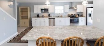 Oceanfront Resort 1 Block to Beach 300