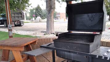 BBQ/ํผํฌ๋ ๊ณต๊ฐ