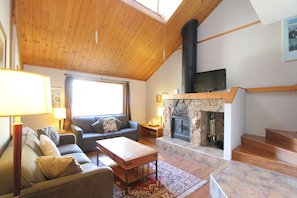 Téléviseur, foyer, lecteur de DVD