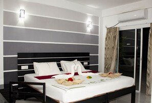 Minibar, coffres-forts dans les chambres, décoration personnalisée