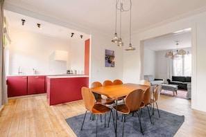 Dining - 3 bedroom duplex 8 people center st gilles (Bruxelles)